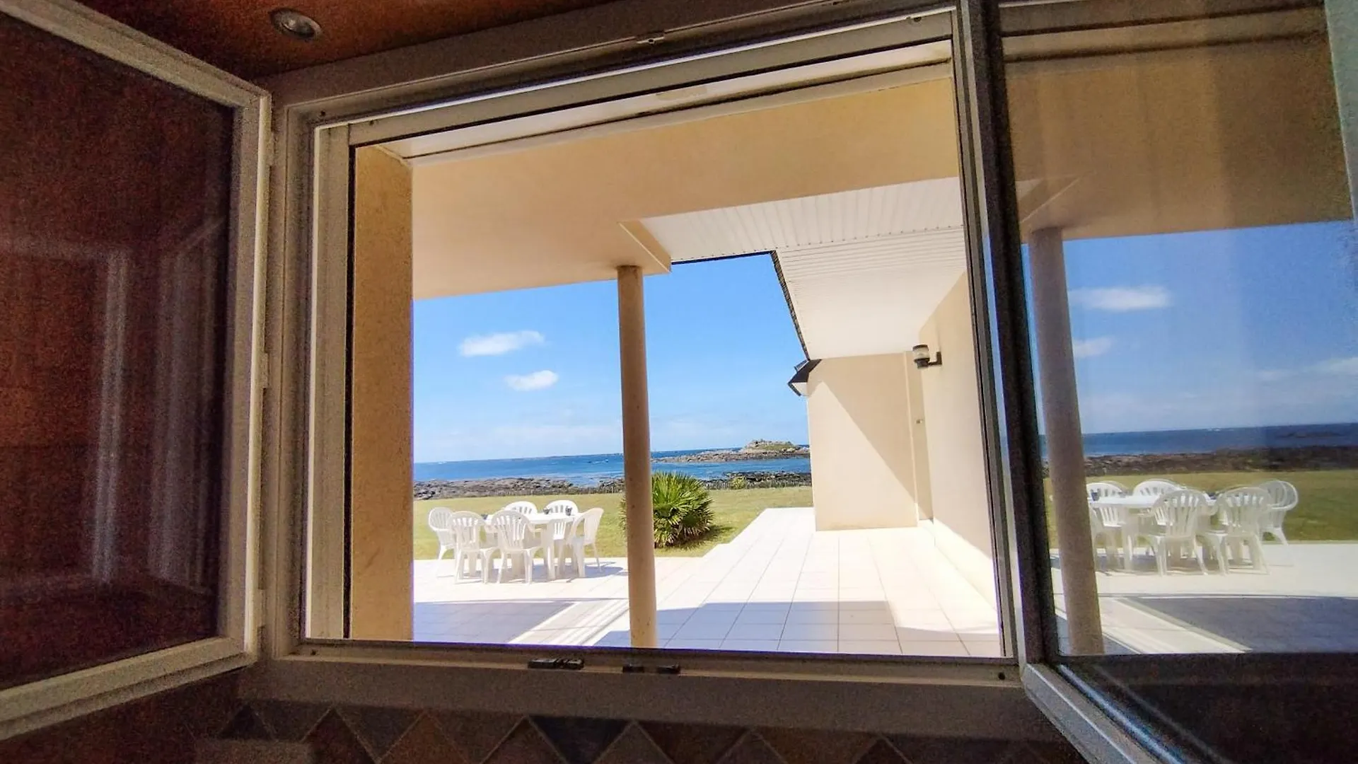 Holiday home Ty Beg - Maison Confortable Splendide Vue Mer Ploudalmezeau
